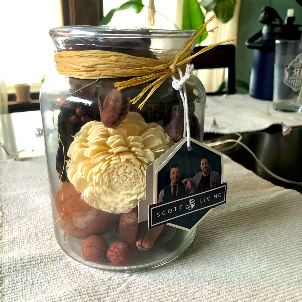 Decorative dried fill jar